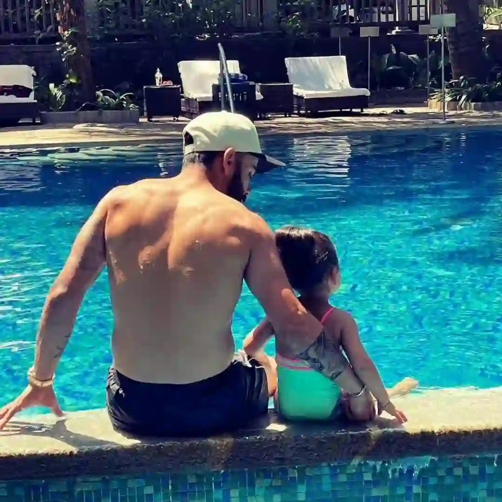 Vamika Kohli with her Dad Virat Kohli
